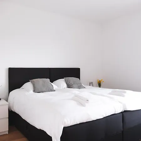 Flat White - Luxe App Aan Zee Met Terras & Parking 아파트