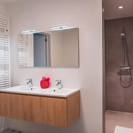 아파트 Flat White - Luxe App Aan Zee Met Terras & Parking *