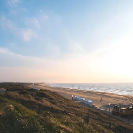 Flat White - Luxe App Aan Zee Met Terras & Parking 아파트