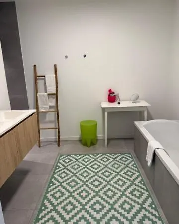 Flat White - Luxe App Aan Zee Met Terras & Parking 아파트 *